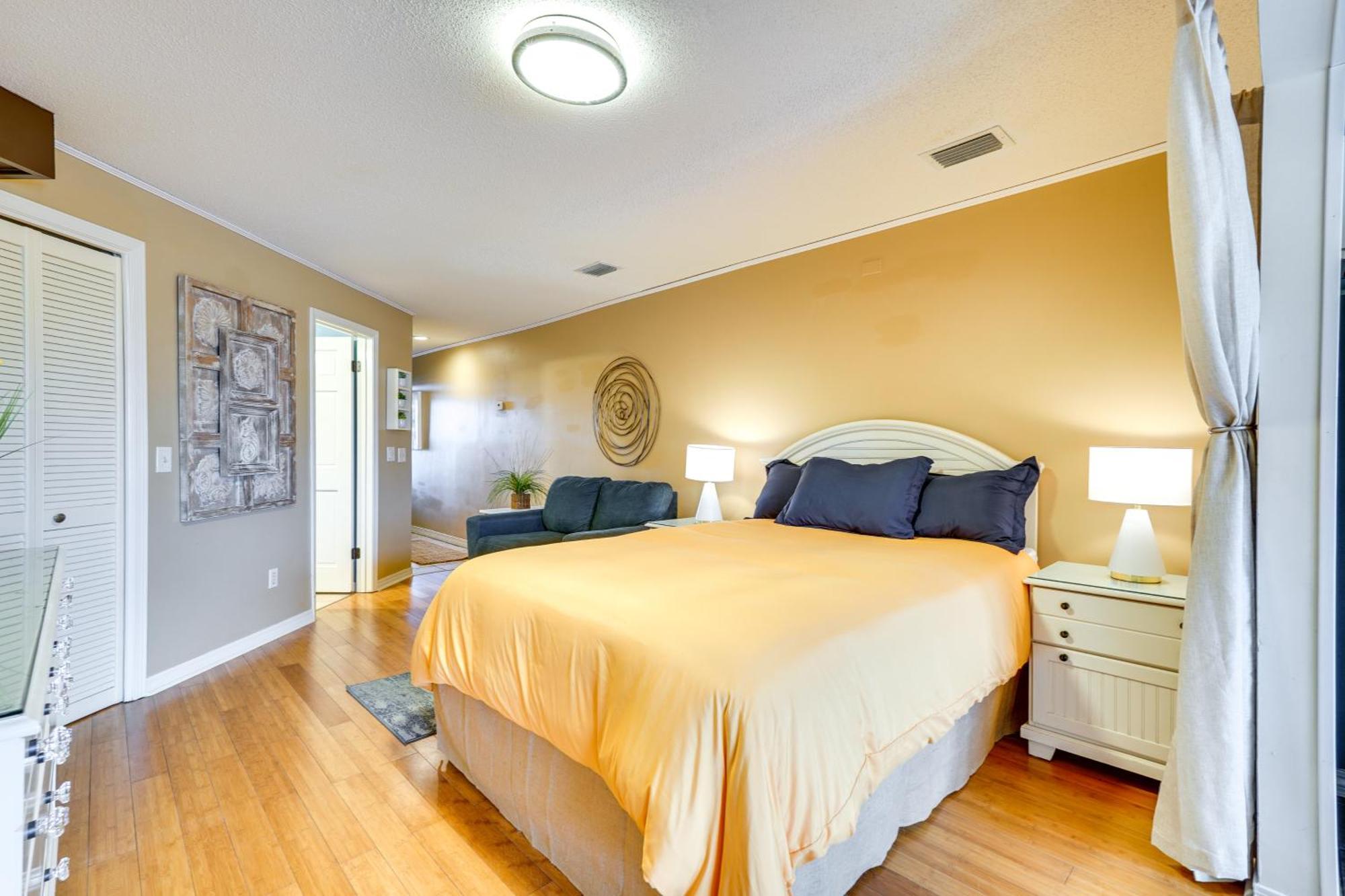 Charming Panama With Community Pool! Panama City Beach