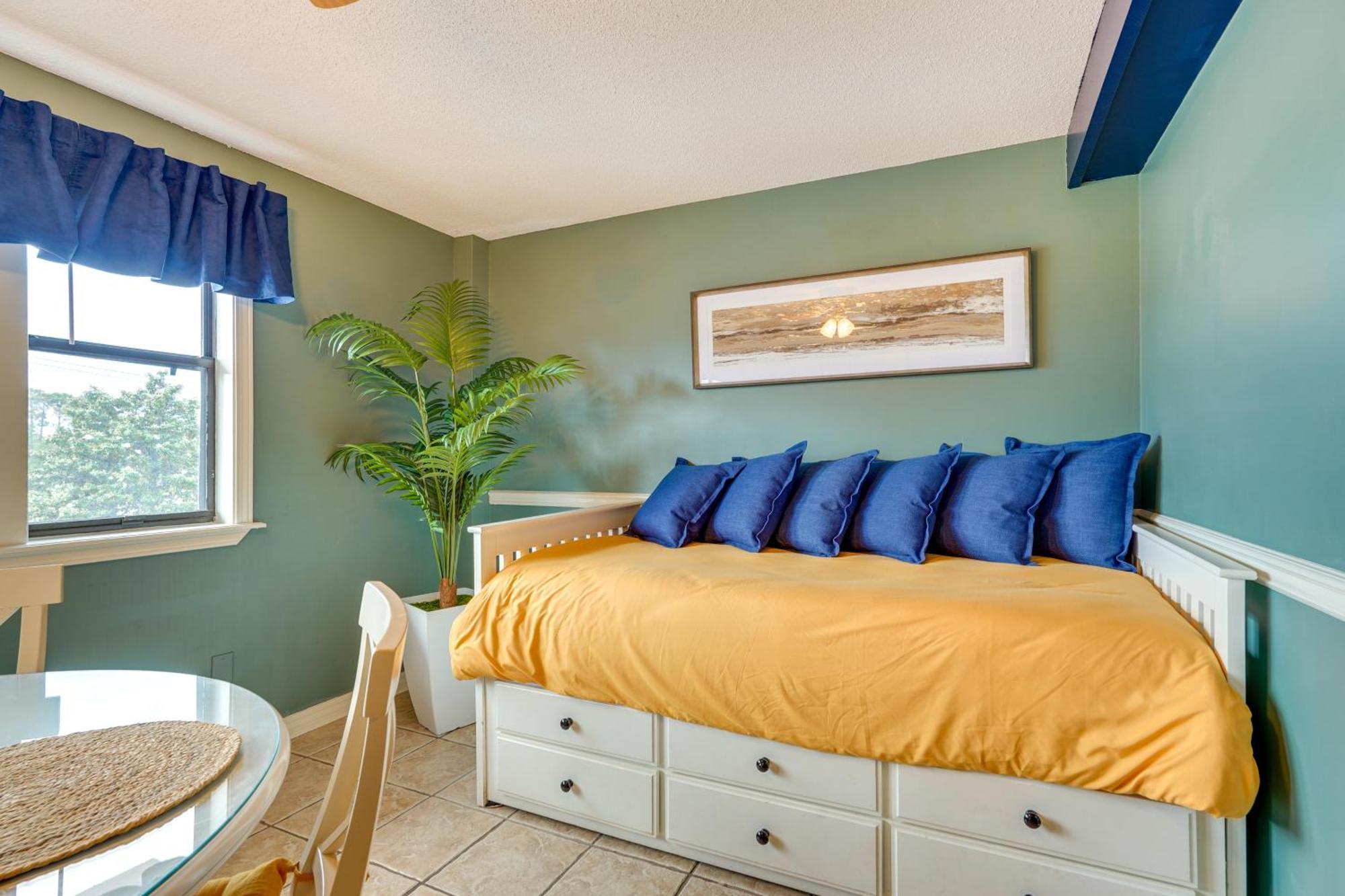 Charming Panama With Community Pool! * Panama City Beach