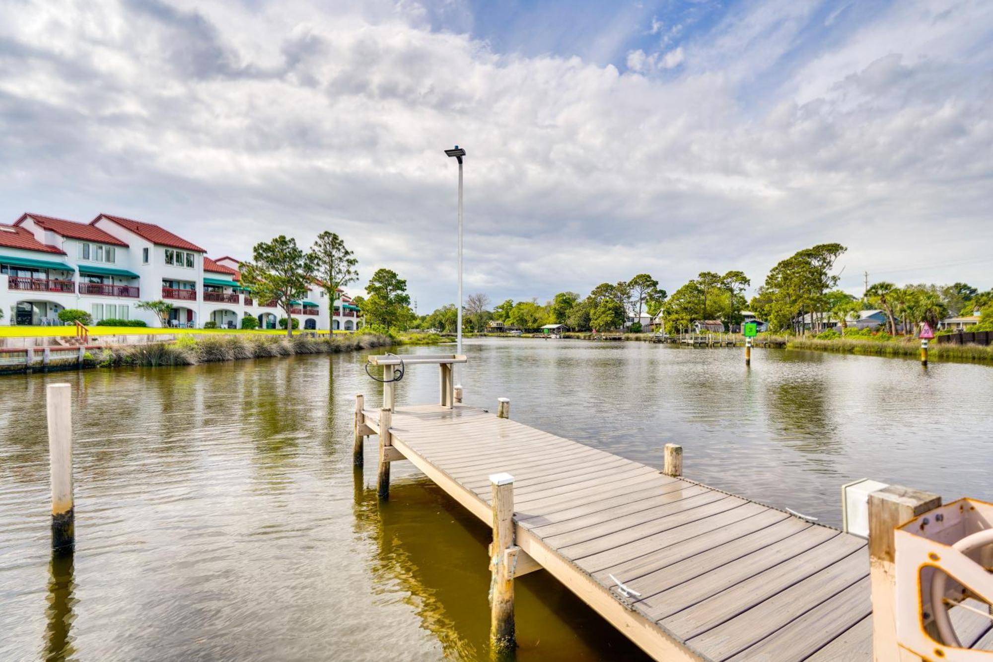Charming Panama With Community Pool!