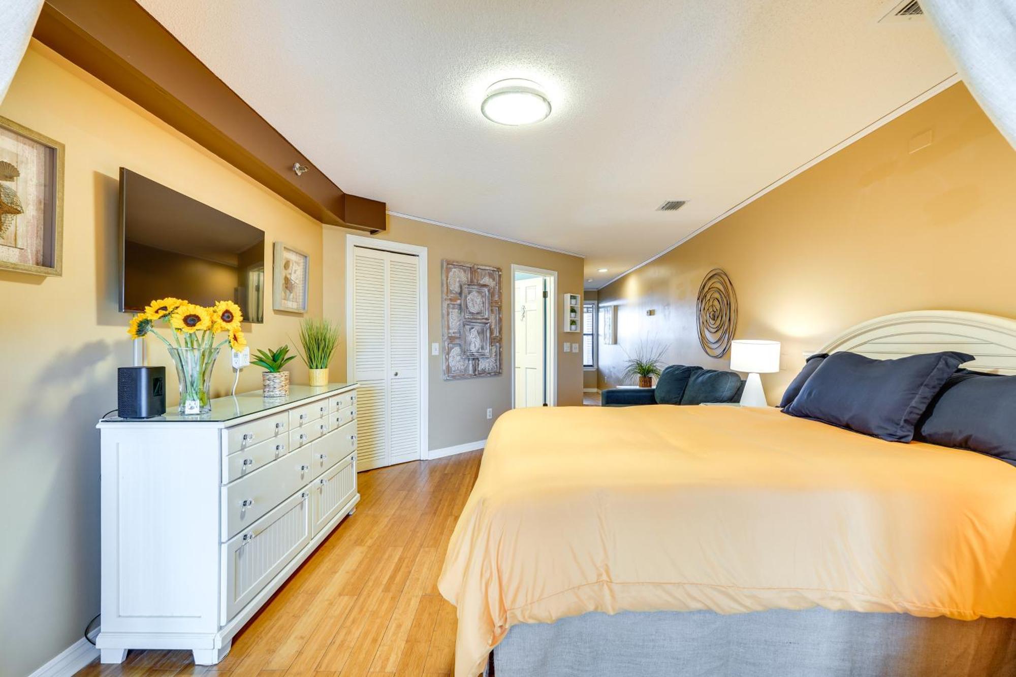 Apartment Charming Panama With Community Pool! *